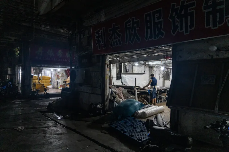 中國關稅反制美國，稅率計算與豁免細節解析，香港貿易戰影響評估