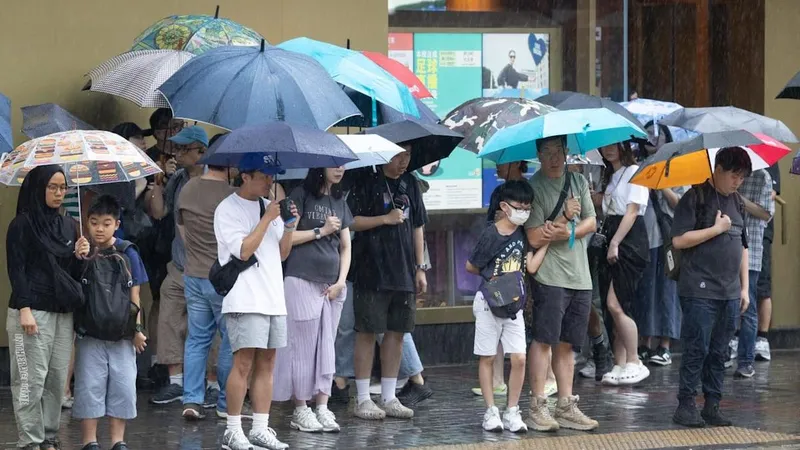 天文台黑雨 最新消息+暴雨警告，網民湧天文台FB鬧爆又無超前部署