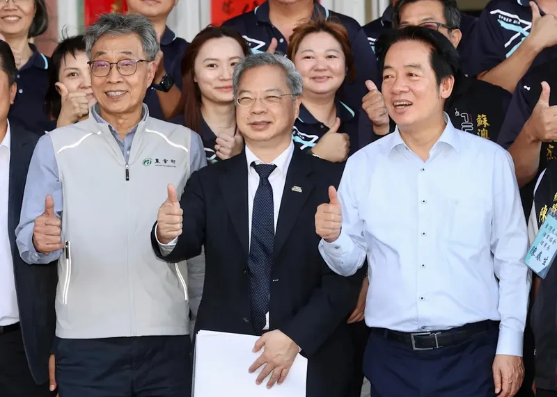 龔明鑫 啟動AI新十大建設,百工百業轉型升級