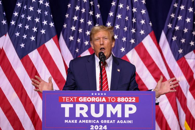 特朗普，政治新篇章与挑战trump