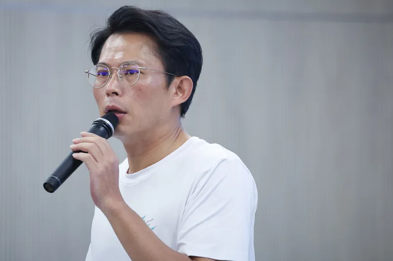 兩年條款 黃國昌稱應由柯文哲決定，民眾黨大會未變更 PTT