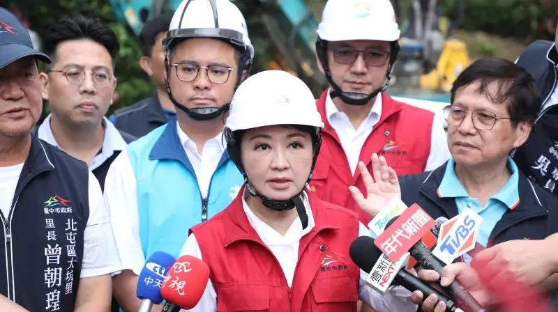 盧秀燕粉底液 正常價位引熱議，民進黨怒譴厭女言論